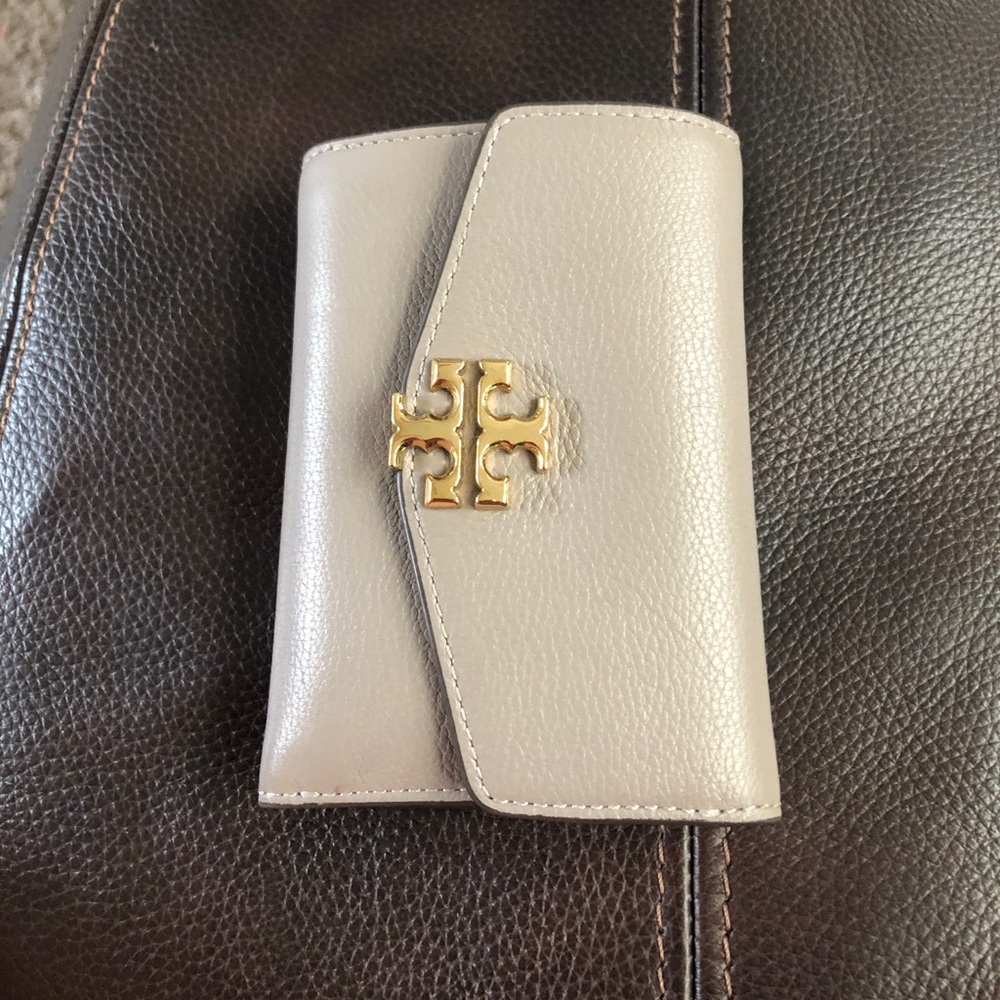 Tory Burch medium wallet